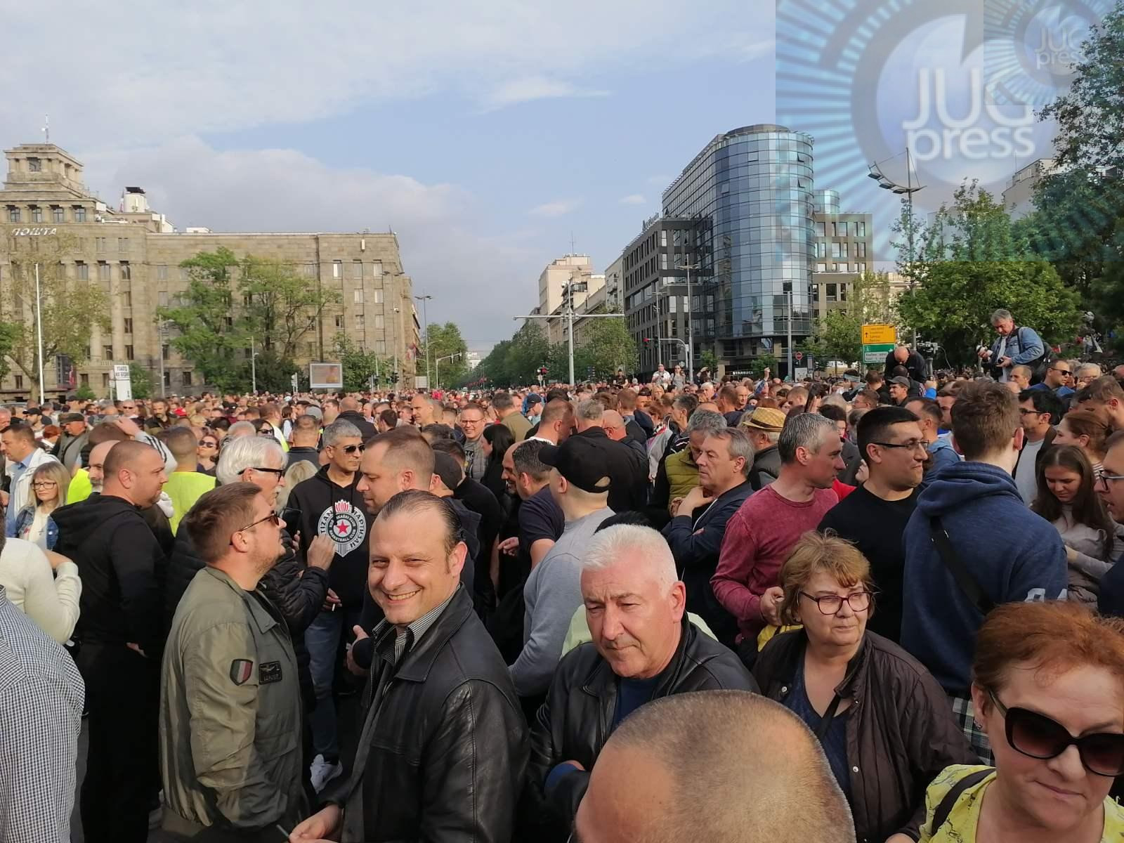 Drugi Protesti U Beogradu, Na Ulicama Sve Više Ljudi - Naslovi.net