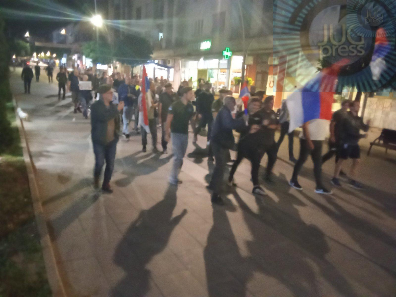 Protest Vranjanaca i snažna podrška Dijani Hrki - JUGPRESS
