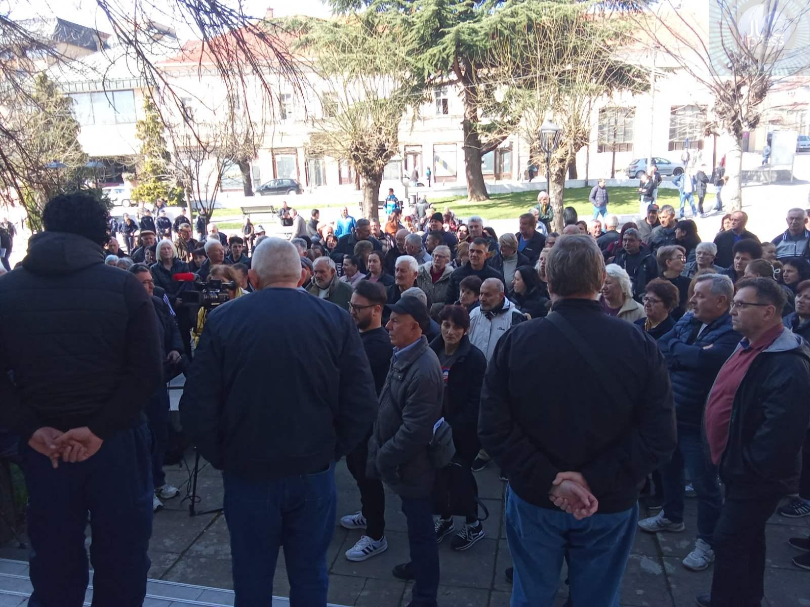 IO radnika „Koštane“ i SSS na protestu u Vranju: Gladni i ...